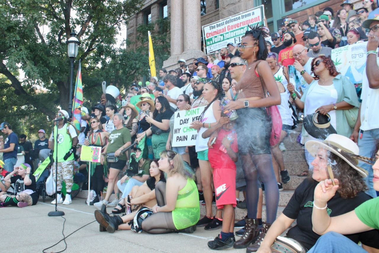 Crowd of people outside Tarrant County Courthouse