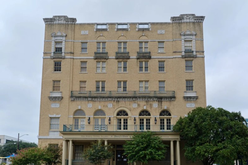 Fort Worthians will get their chance to weigh in on the downtown library’s future at two upcoming public listening sessions.